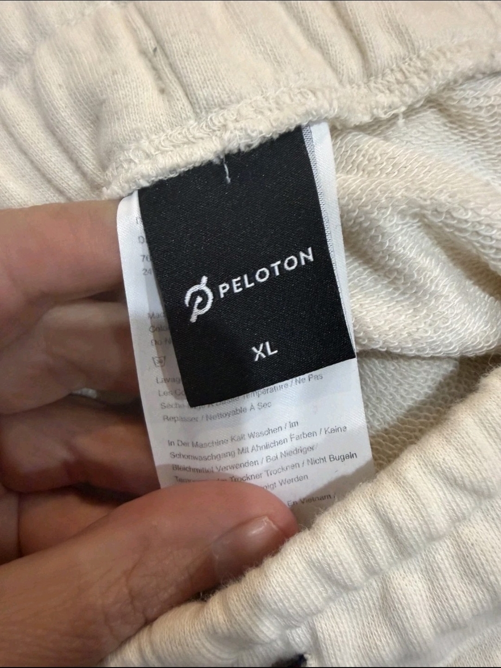 Peloton TWGF Relaxed Fit Fleece Sweat Shorts Cream Off-White Size XL Women's - Picture 3 of 3